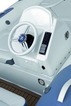 Лодка надувная ZODIAC Yachtline deluxe NEO 420 ( с синими вставками )